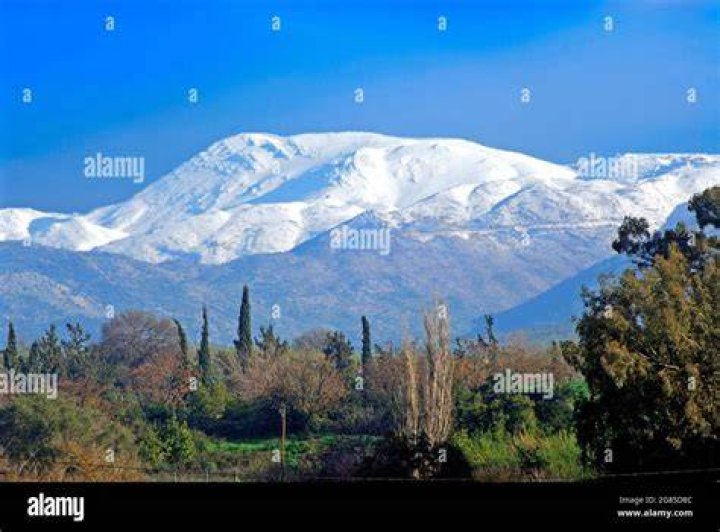 Does Hermon Mountain make snow?