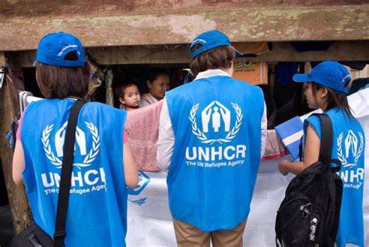 How do I volunteer for the unhcr?