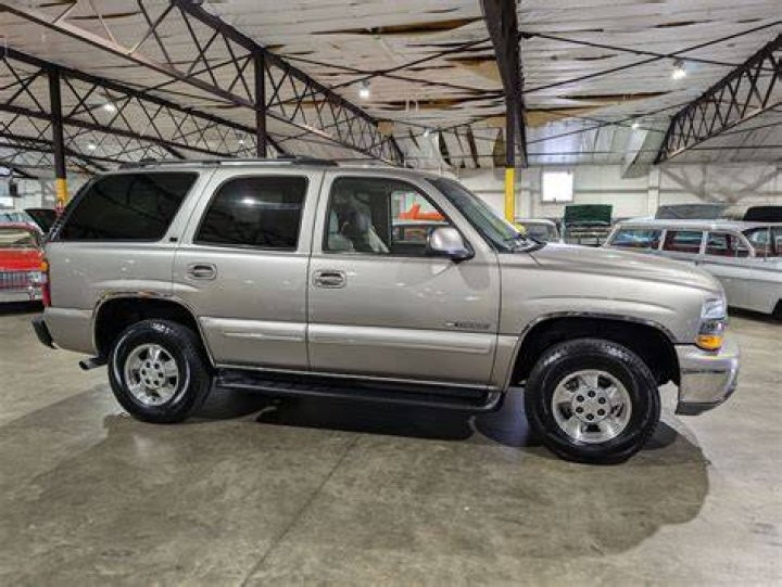 How much do a 2001 Tahoe weigh?