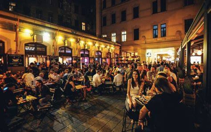Is Budapest good for nightlife?