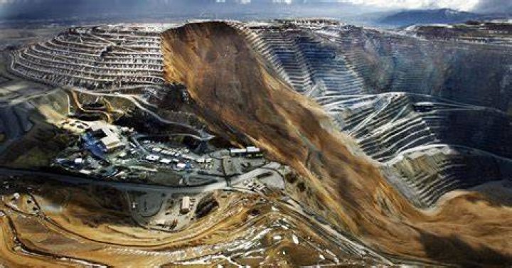 What caused the Bingham mine rock avalanche?