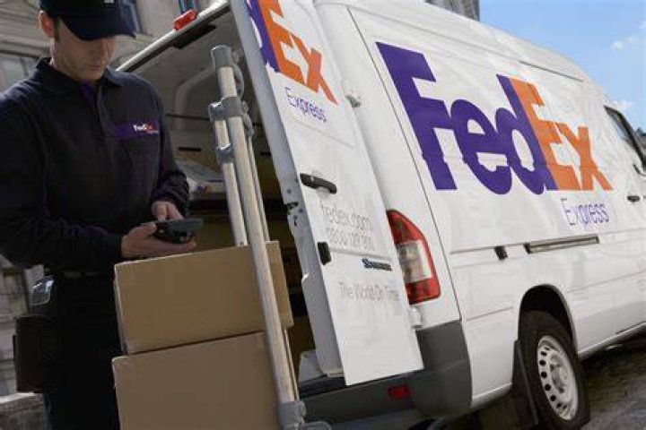 What time does FedEx UK deliver?