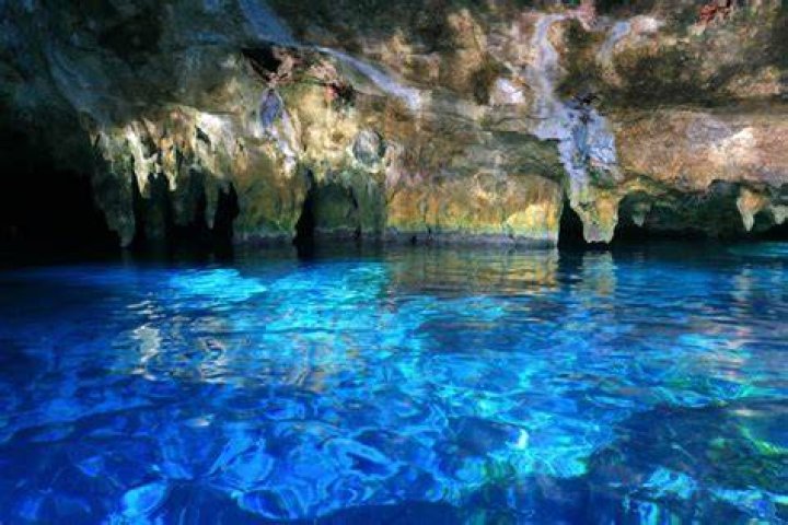 Where are the underwater caves in Mexico?