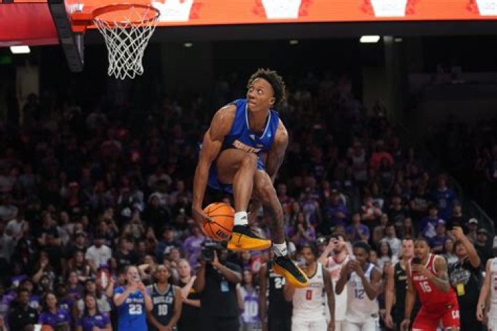 Who are the dunk contest participants?