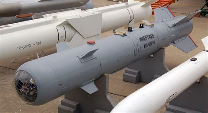 Who Learnt the skill of bomb making from Russian?